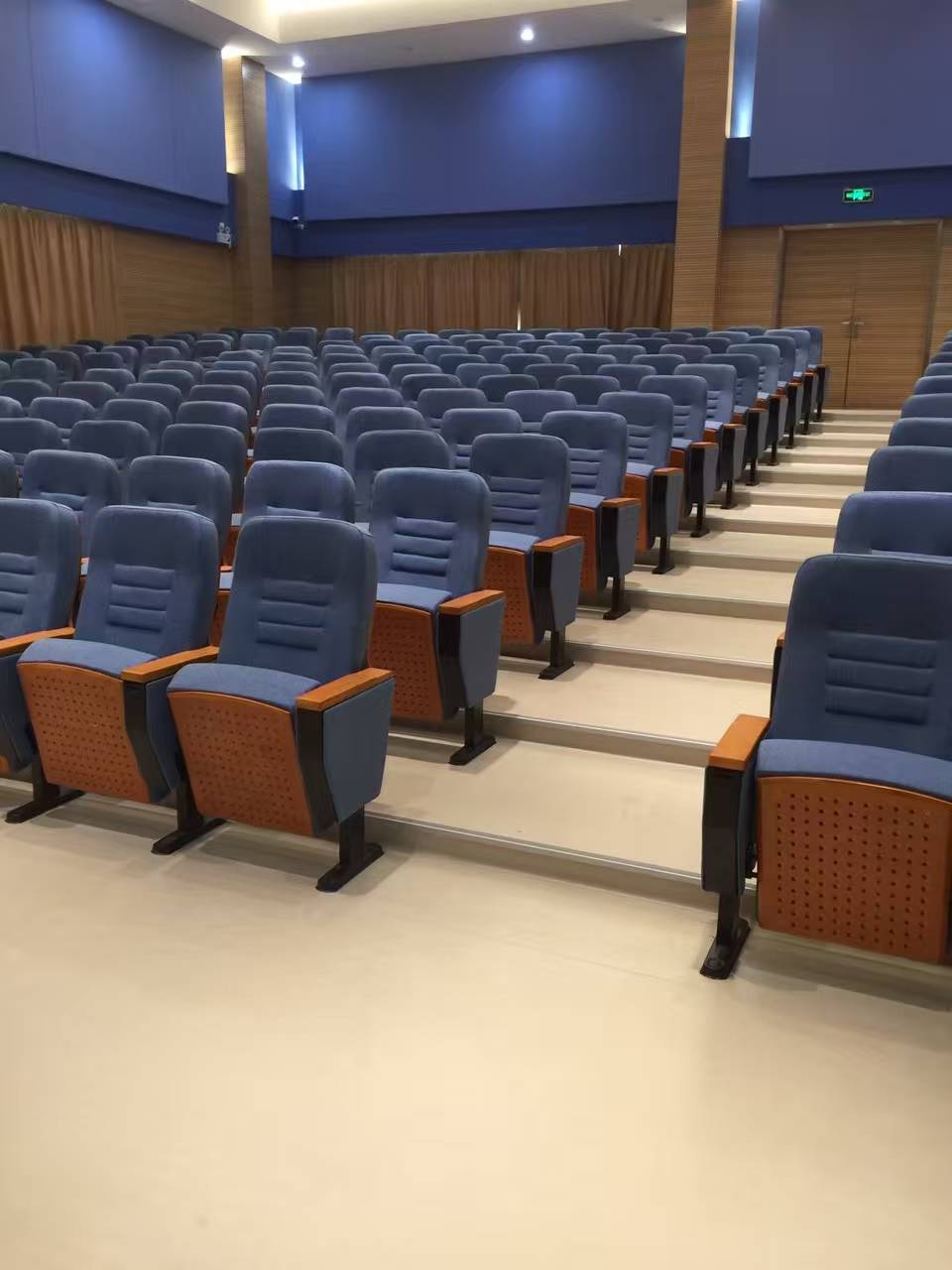 威孚地板商業(yè)辦公案例A11